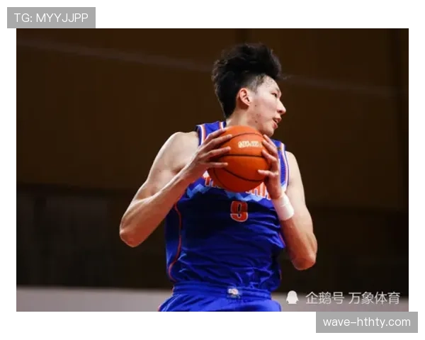 周琦这身材管理也太狠了，比赛完直接泡冰桶啃鸡胸肉？